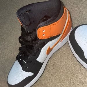 Air Jordan 1 mid reverse shattered backboard